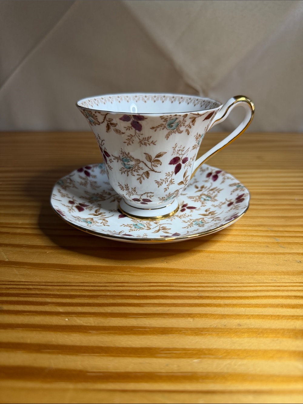 Vintage Tuscan Fine Bone China Teacup & Saucer Set - Charmaine Pattern D1152